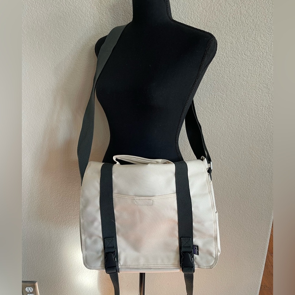 Patagonia Cream and green Messenger Bag
